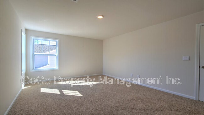 Building Photo - 208 Reynard Trl