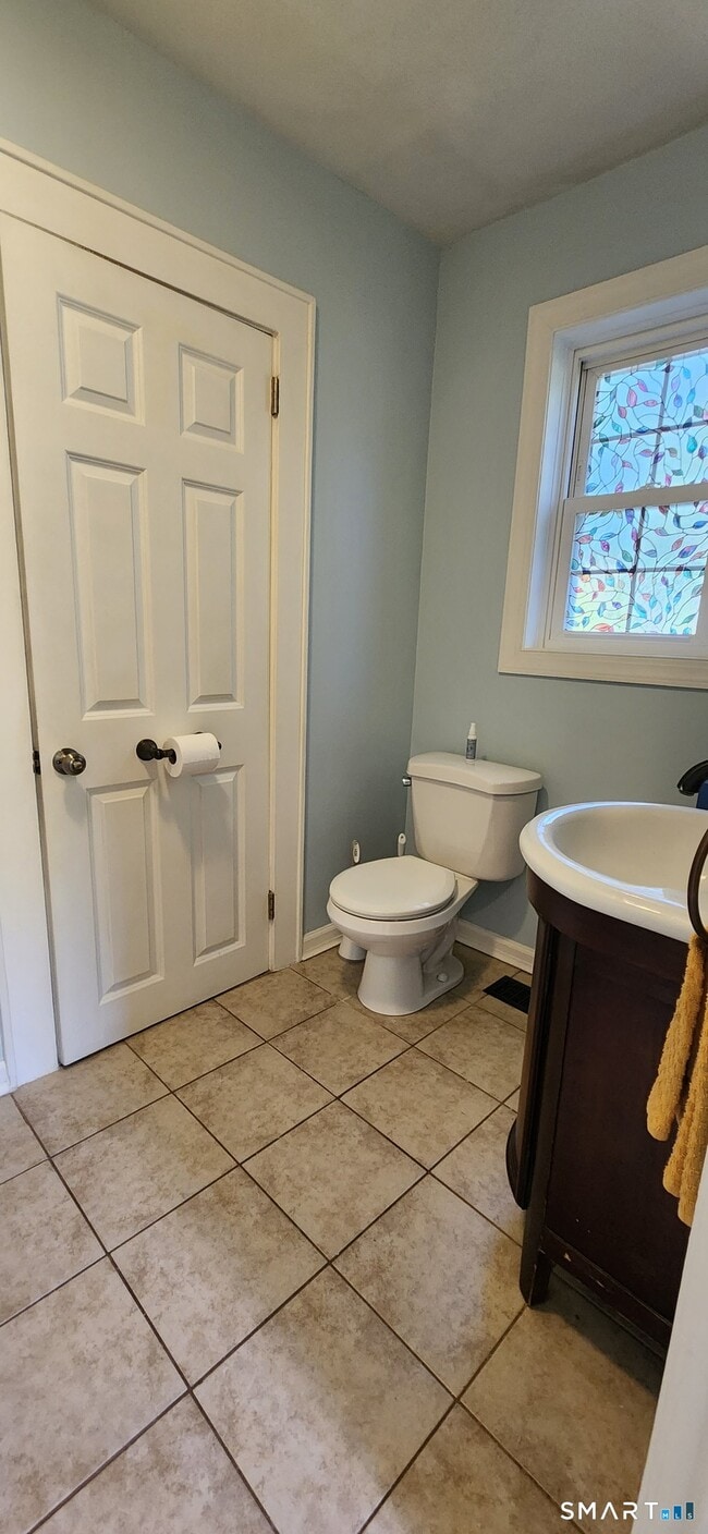 Building Photo - 1555 Byam Rd