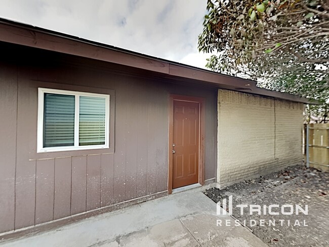 Building Photo - 4621 Tarry Dr