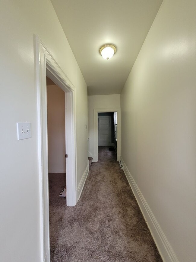 Building Photo - Dormont - 3 Bedroom Home