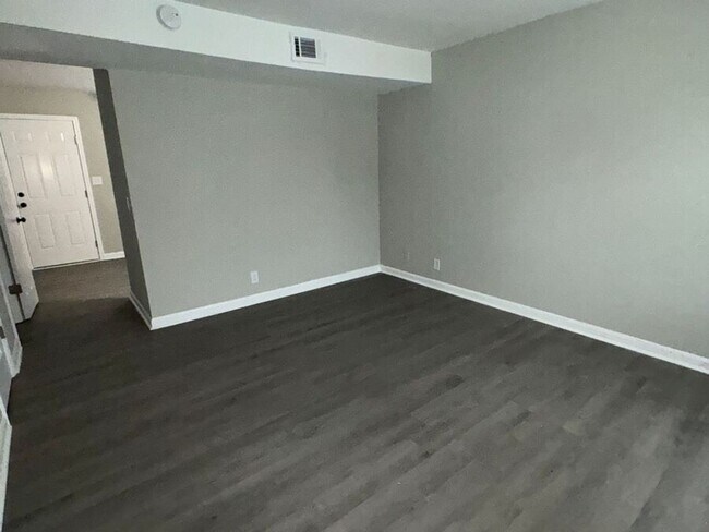 Building Photo - Two Bedroom Duplex near Trinity Hills in N...