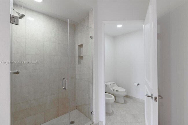 Building Photo - 703 Crandon Blvd