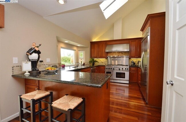 Building Photo - 2051 Pebble Dr