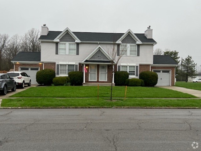 Building Photo - 163 Holiday Ln