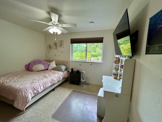 Building Photo - 3500 Ridgemont Way