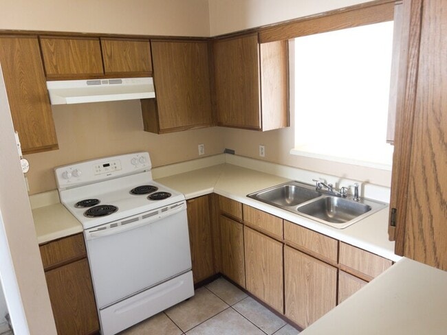 Building Photo - 22 Sandalwood Ct