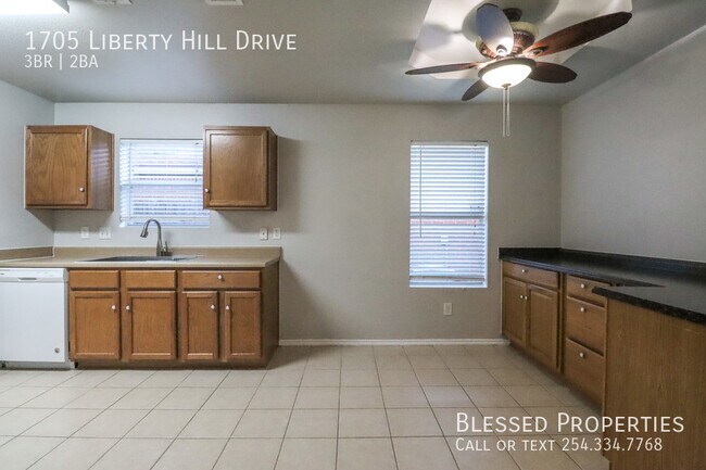 Building Photo - 1705 Liberty Hill Dr