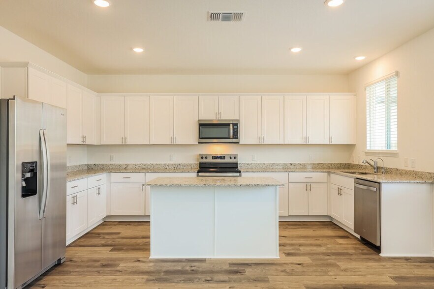 Building Photo - 1350 Vallarta Centro