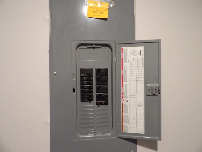 Building Photo - 302 Quachita Trail