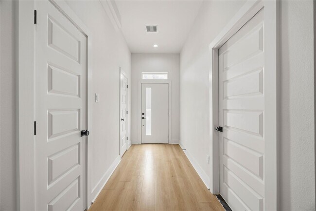 Building Photo - 8210 Lawler St