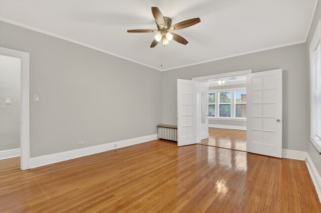 Building Photo - 6815 S Crandon Ave