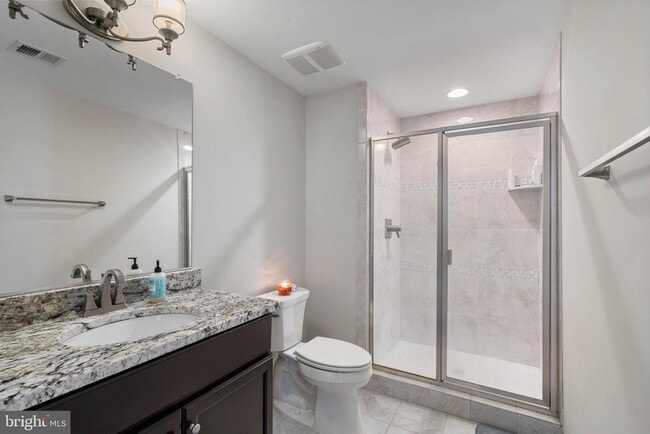 Building Photo - 1604 Colonial Ln