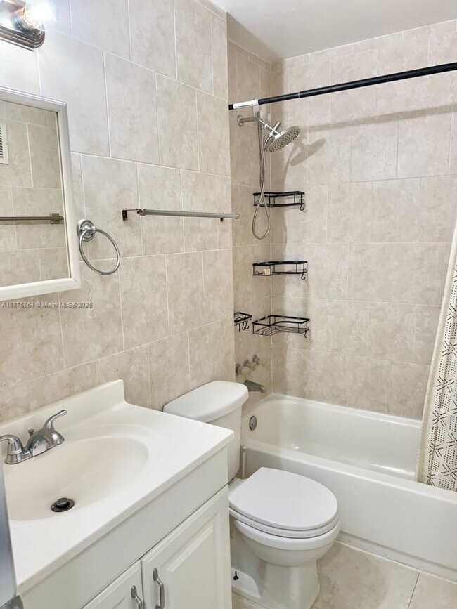 Building Photo - 7820 NE Bayshore Ct