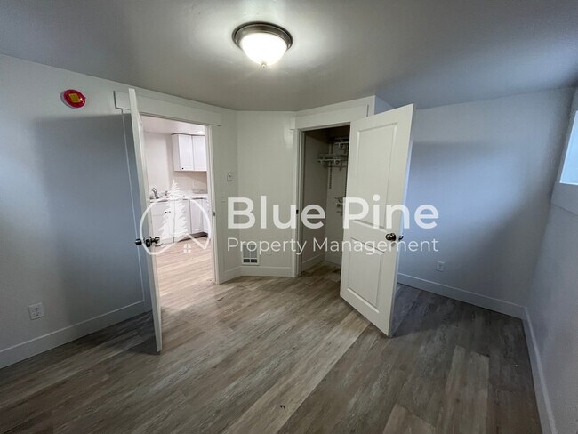 Building Photo - 1288 Lake Ave