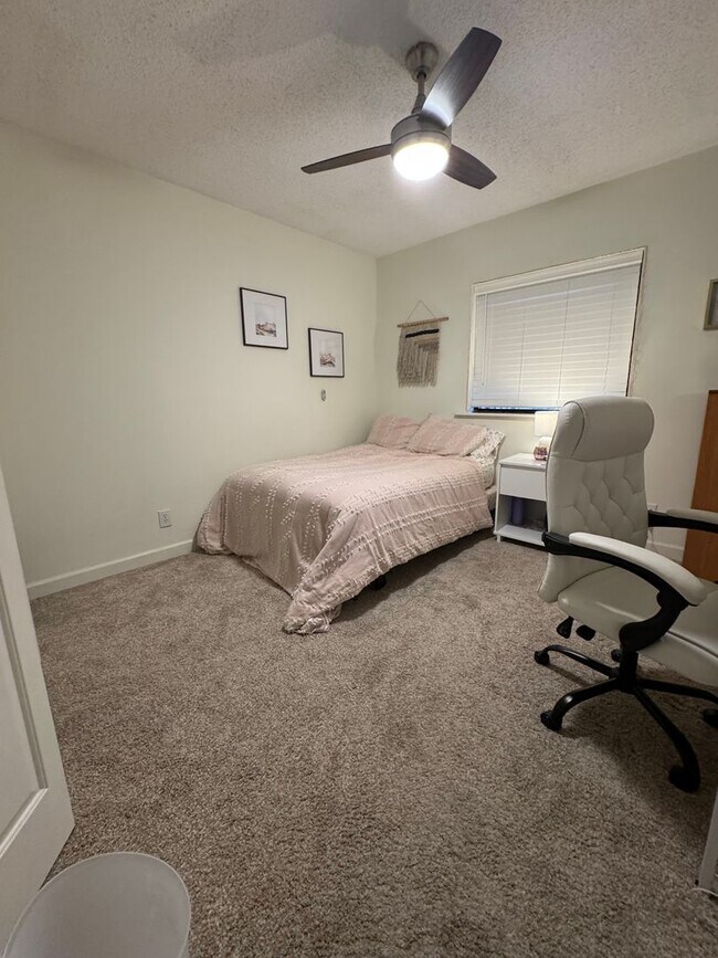 Building Photo - Spacious Renovated 3-Bedroom Condo Near UT...