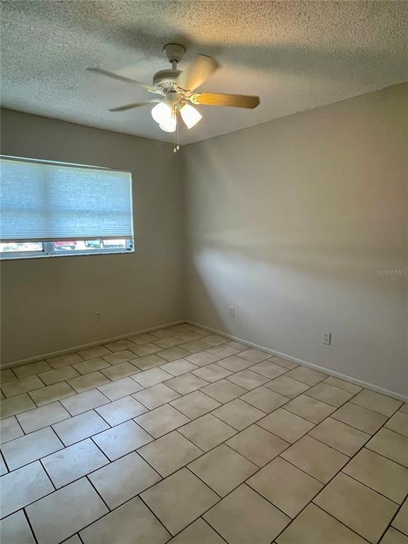 Building Photo - 2120 Outer Dr