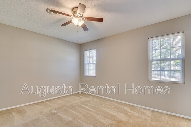 Building Photo - 4505 Colonial Rd