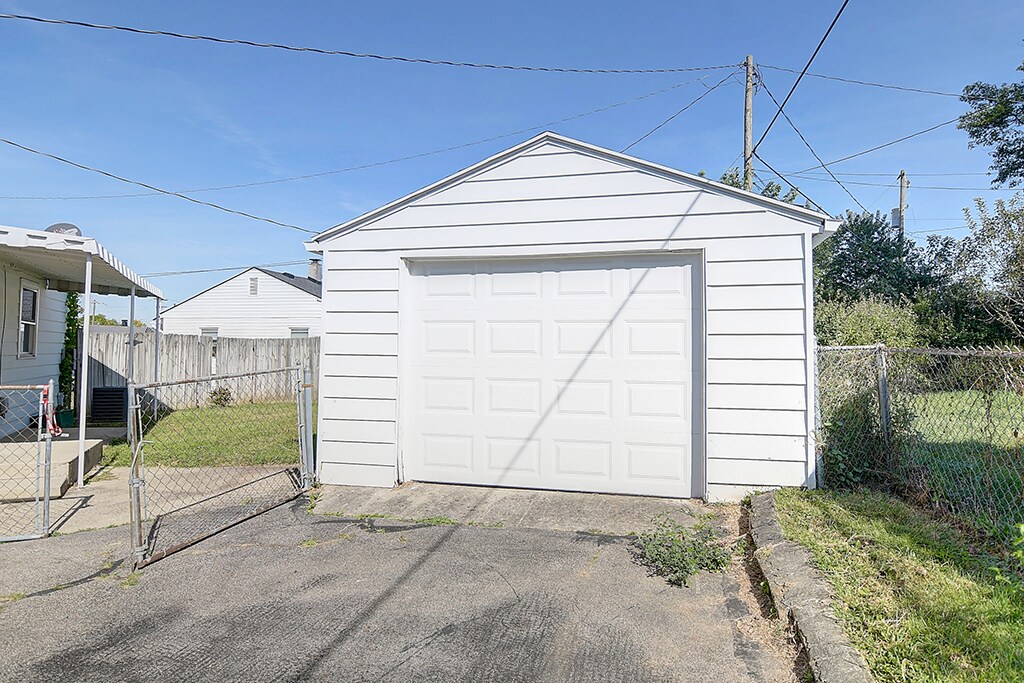 Building Photo - 2665 Elmore Dr
