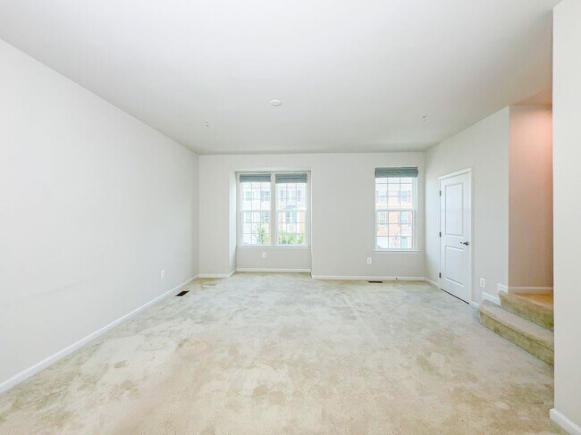Building Photo - 72 Caswell Dr