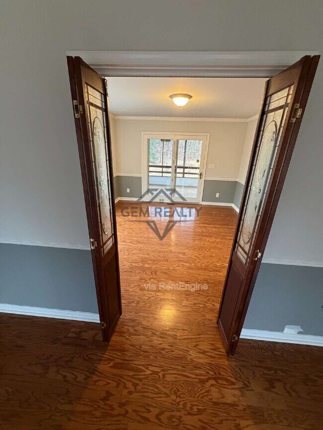 Building Photo - 4 Bryant St