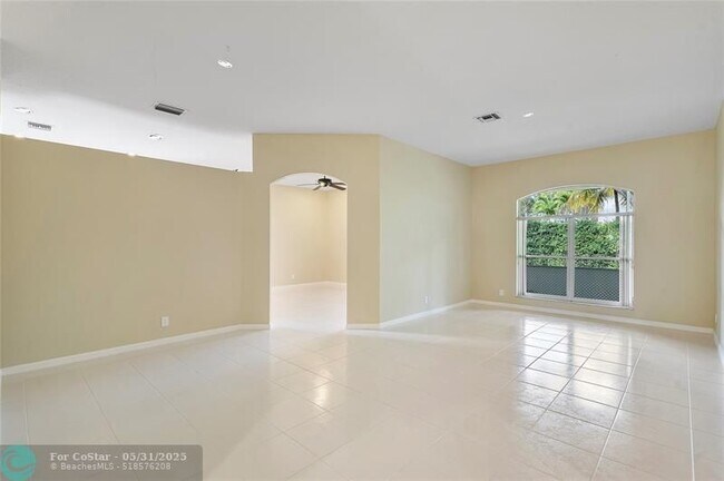 Building Photo - 11517 NW 49th Ct