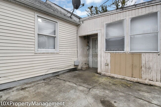 Building Photo - 849 Ruby Ave