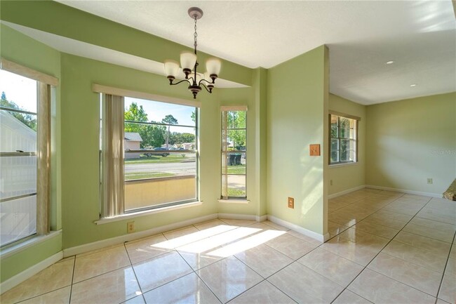 Building Photo - 3352 Netherwood Dr