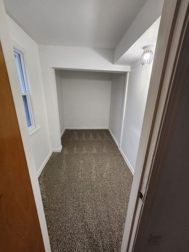 Building Photo - 2005 Hilton Rd