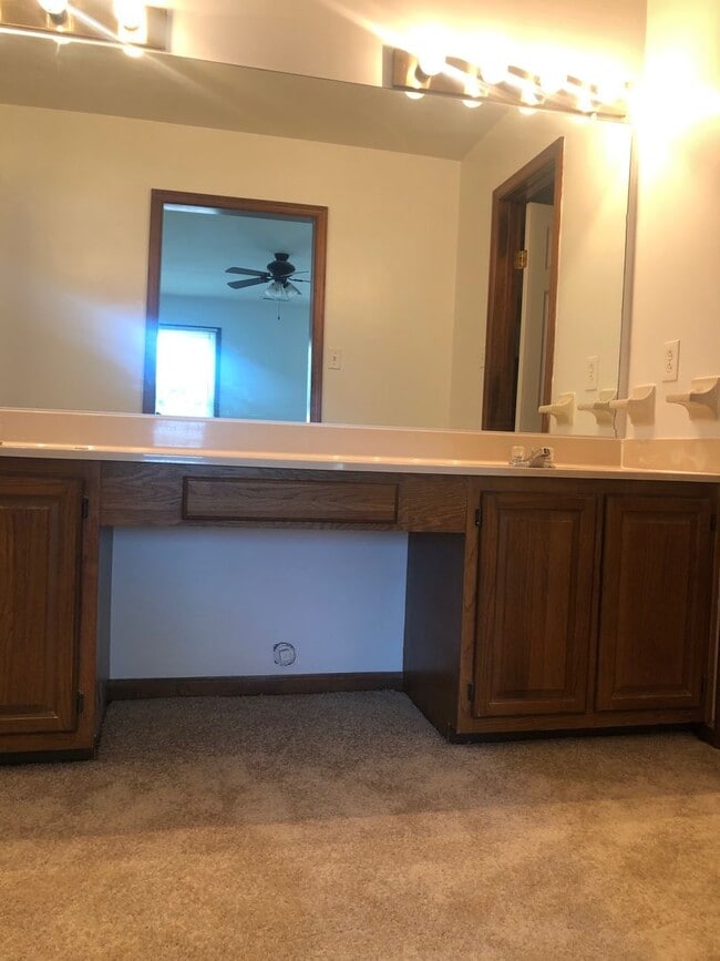 Building Photo - Red Mill Farm, 4 Bedooms 3 full Baths