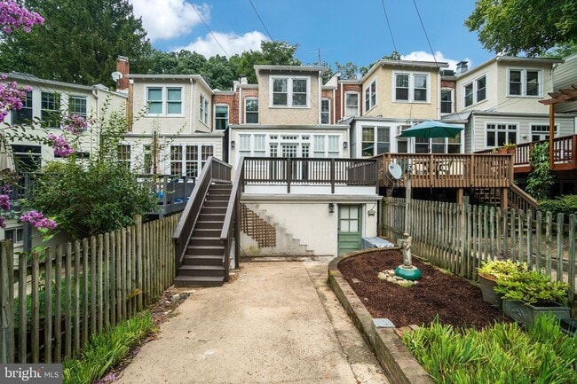 Building Photo - 2030 Pierce Mill Rd NW