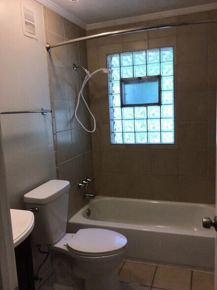 Building Photo - 11199 Jerries Ln