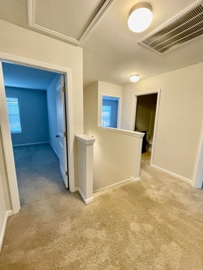 Building Photo - Luxurious 2 story 3 bedroom 2.5 bath Townhomes. Located in Salisbury