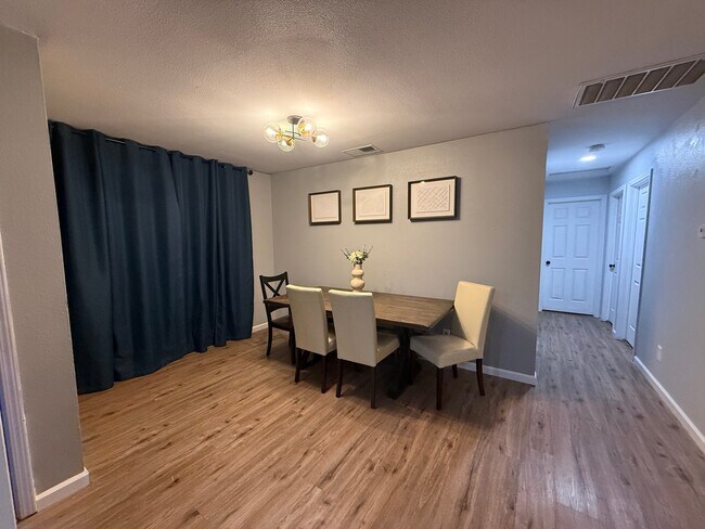Building Photo - 774 Elk Hills Dr