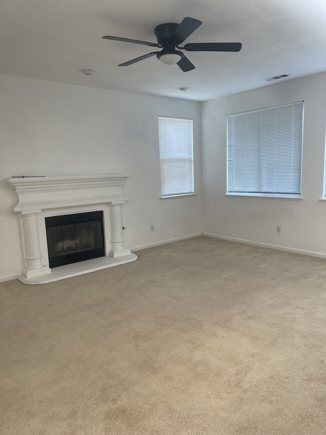 Building Photo - 1475 Garold Ln