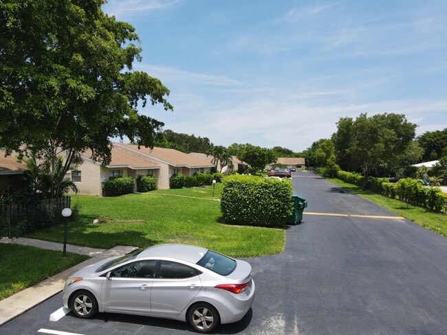 Building Photo - 3797 Park Lane Villas Rd