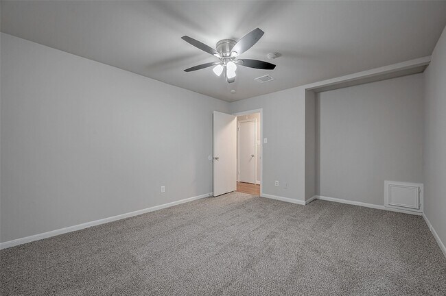 Building Photo - 919 Mockingbird Way