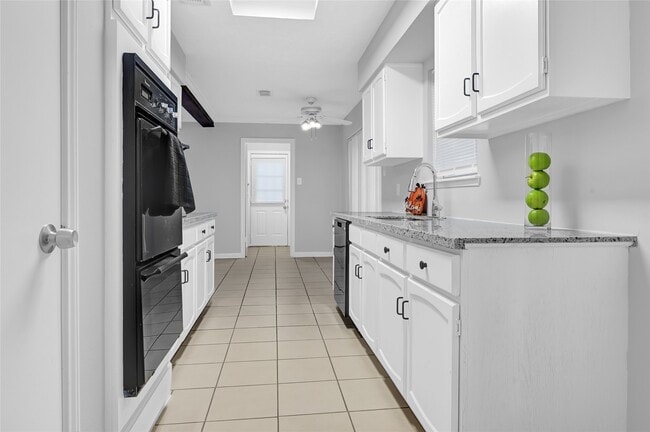 Building Photo - 11727 Scottsdale Dr