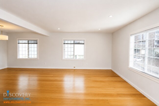 Building Photo - Beacon St. 573-575 (For Approvals, Email ALL Owners)