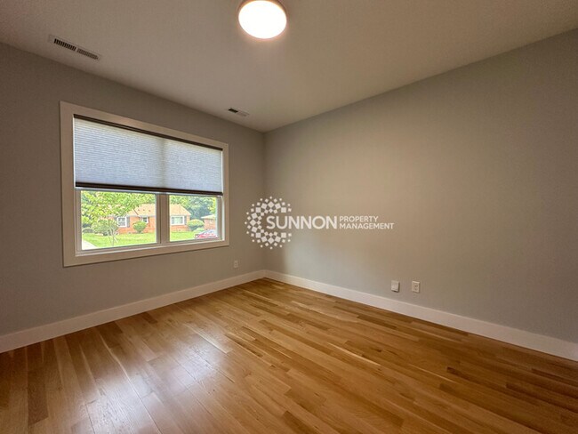 Building Photo - Gorgeous Updated 4 Bedroom Ranch Home