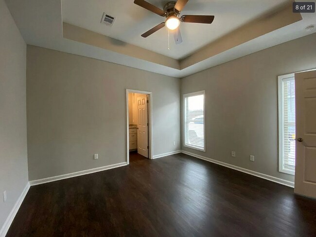 Building Photo - 6132 Burbank Crossing Loop