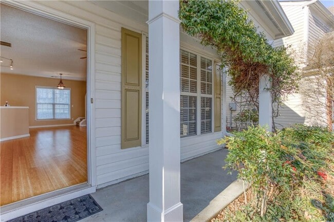 Building Photo - 380 Wittenridge Ct