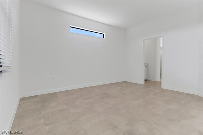 Building Photo - 19600 Hinkley Dr