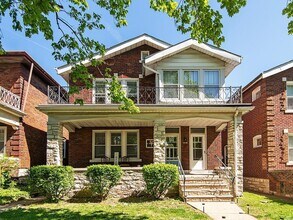 Building Photo - 5041 Lindenwood Ave