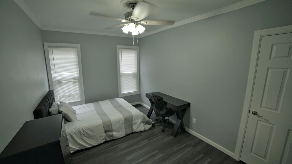 Building Photo - 121 Lexington Ave