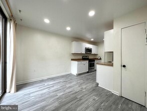 Building Photo - 8119 Inverness Ridge Rd