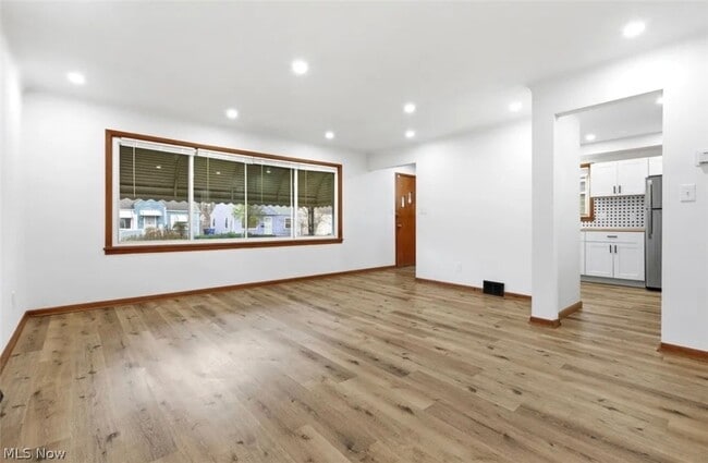 Building Photo - 4422 E 141st St