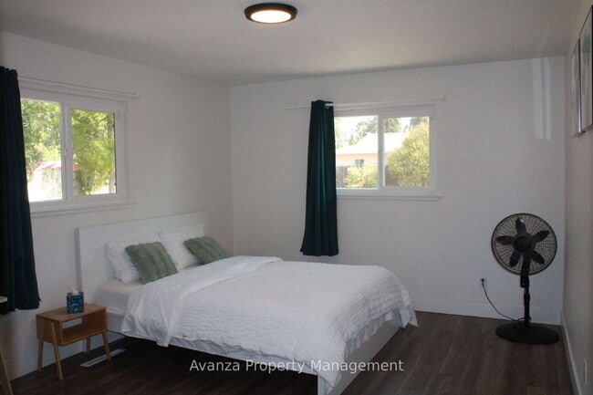 Building Photo - 4 Bed/3 Bath - Home for Rent Rent: $2,595/month Security Deposit: $2,695 Bullard High School Region