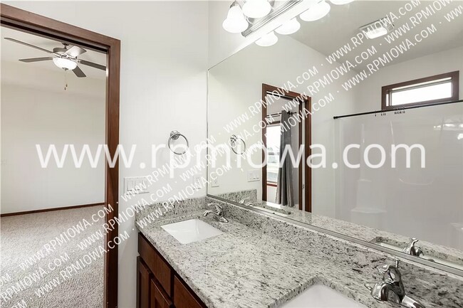 Building Photo - 1127 90th St