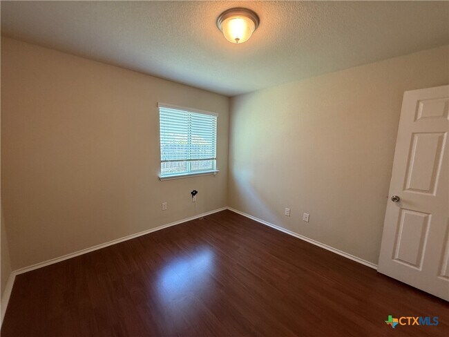 Building Photo - 1314 Briscoe Ct