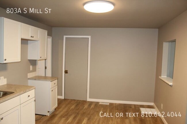 Building Photo - 803 S Mill St